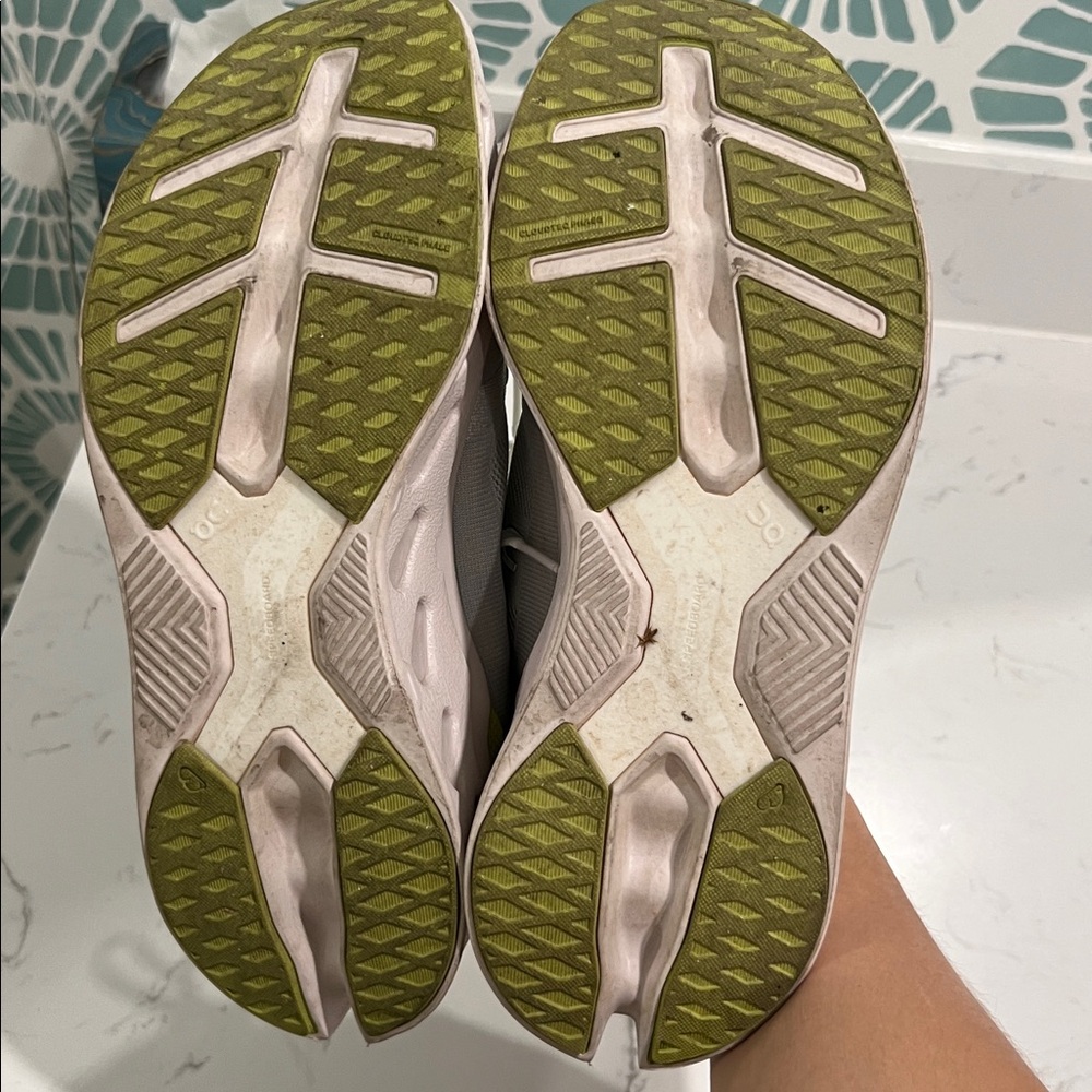 Women's White And Gray On Cloud Eclipse Sneakers - image 4